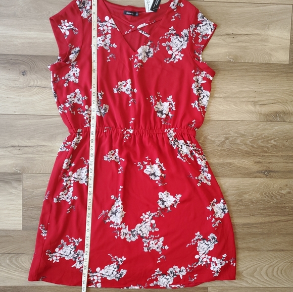 BNWT Reitmans floral dress / size XL / red, grey & white - Picture 8 of 12